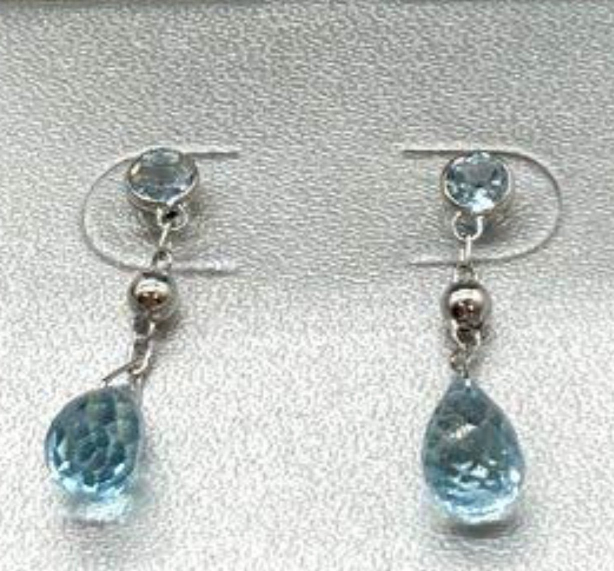 10K White Gold Earrings briolette blue spinel