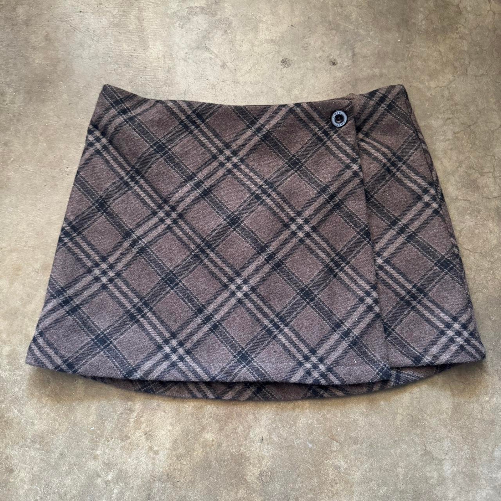 Brown unif witz skirt
