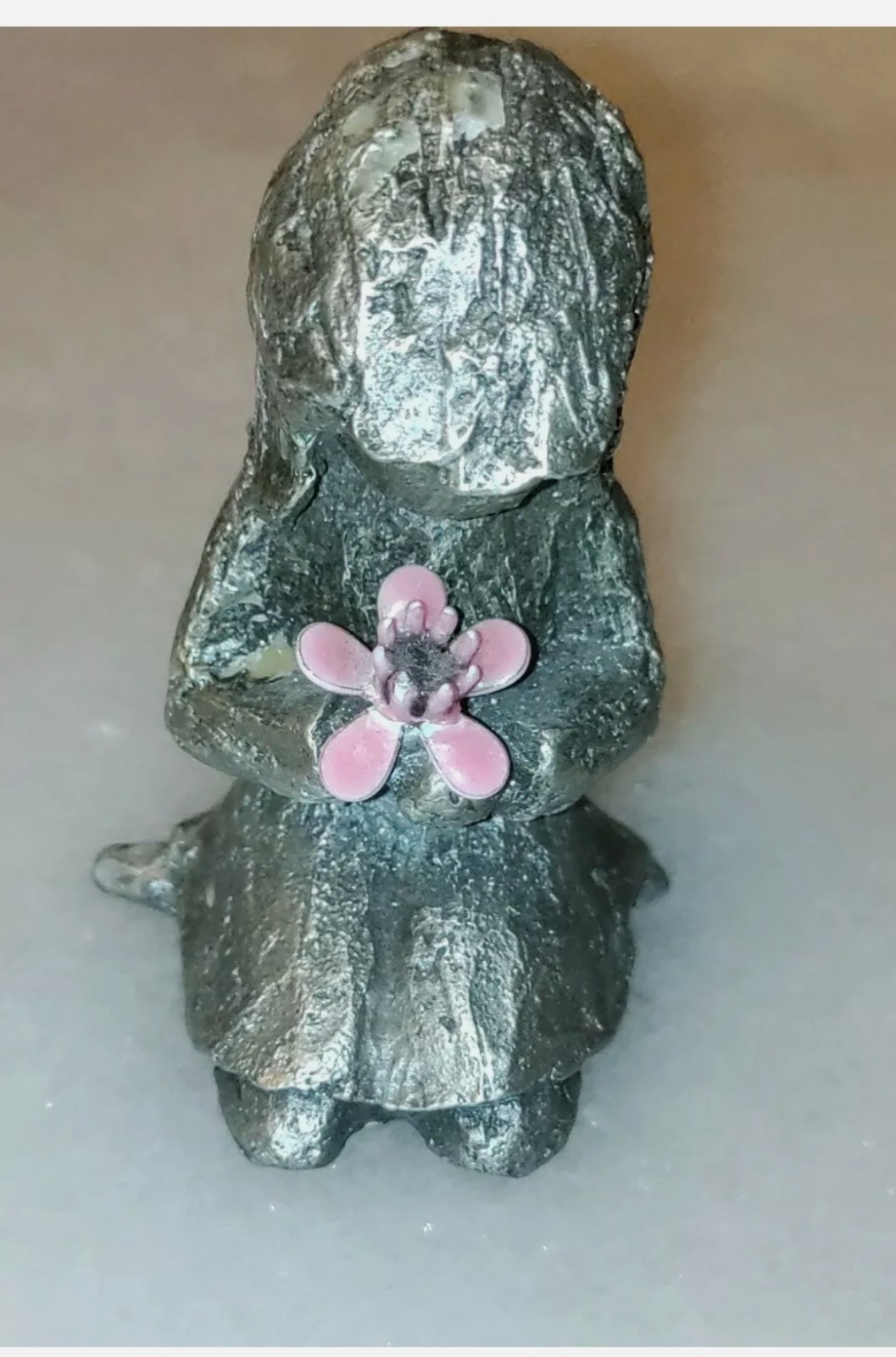 HUDSON PEWTER Walli Ortman #001 Flower Girl Kneeling with Copper Flower USA