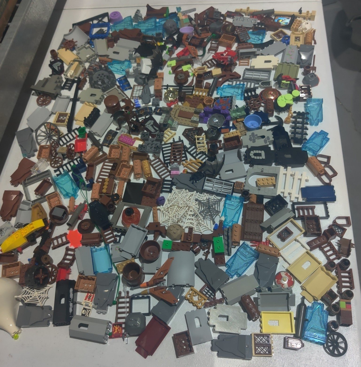 Big LEGO Castle, Vintage, Pirates, & More Pieces Collection Lot #R40