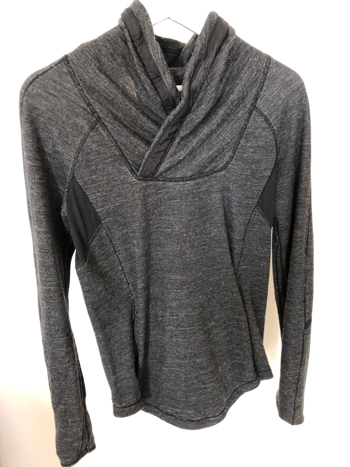 Lululemon black and grey pullover cinch collar 6