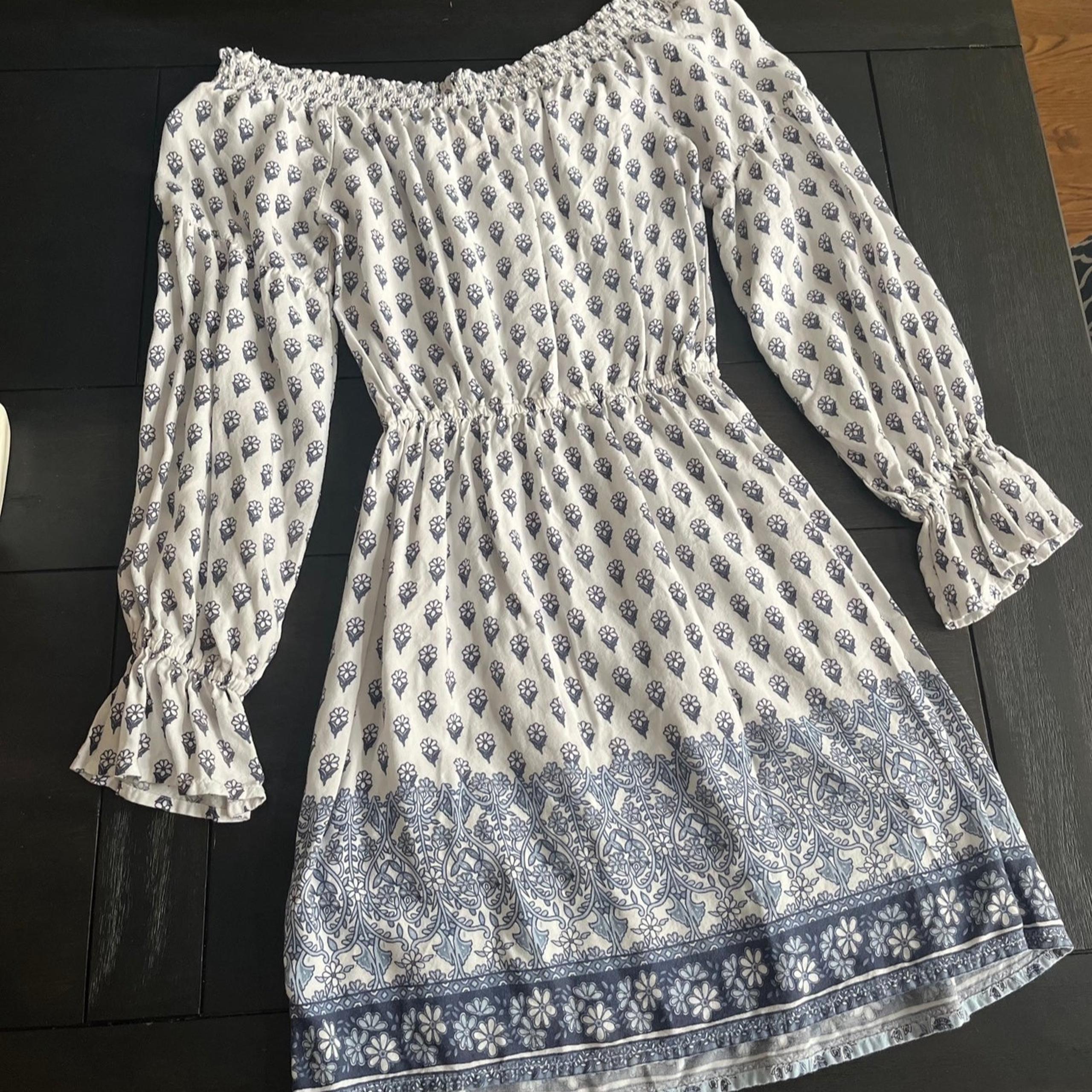 Hollister long sleeve off the shoulder dress - XS