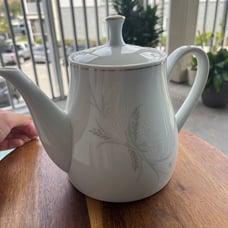 Noritake Windrift Teapot with Lid