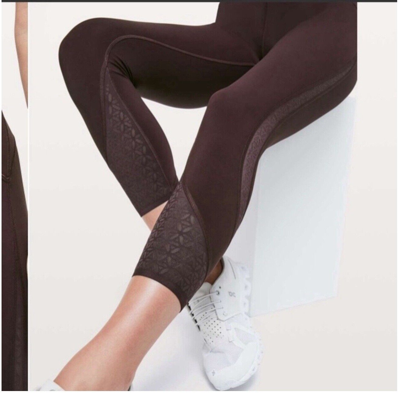Lululemon Women's 2 Strength and Sweat Crop 23 Legging Laser Cut
