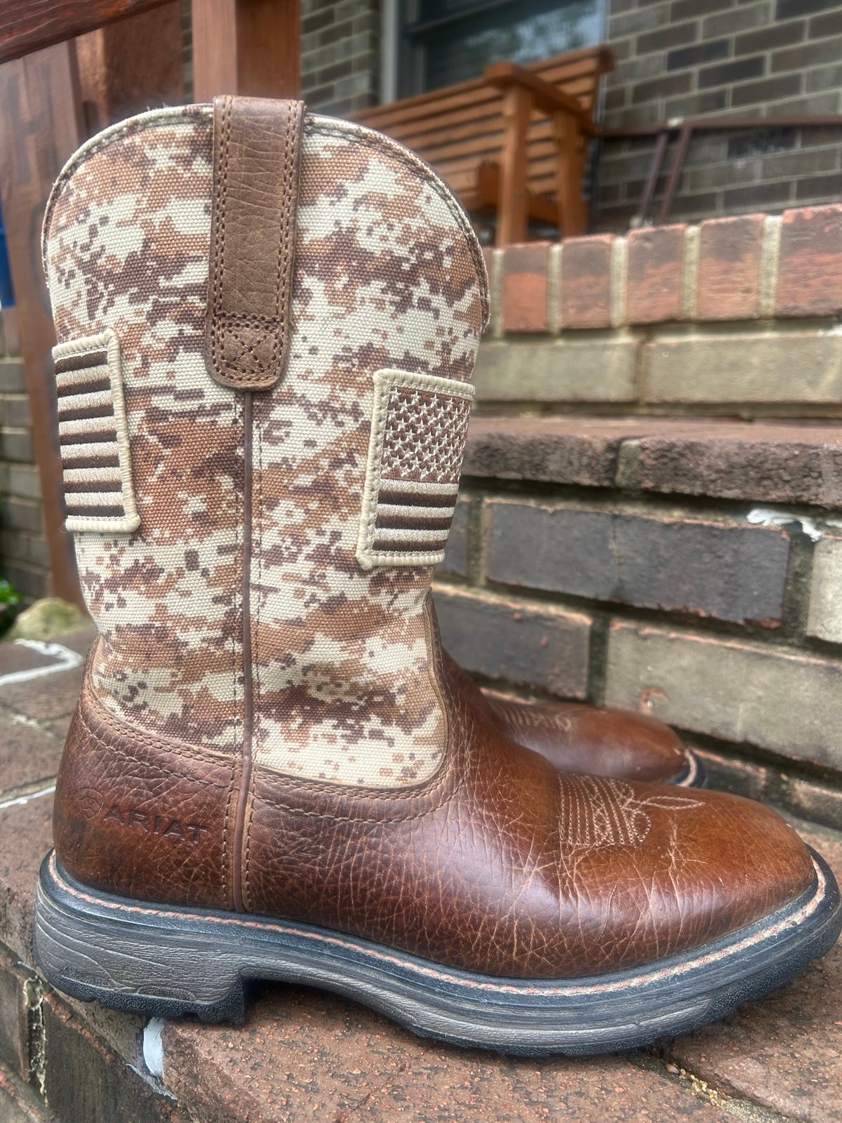 Men’s 9.5D ARIAT Work Boots Leather Brown American Flag Camo Shaft Excellent (H)