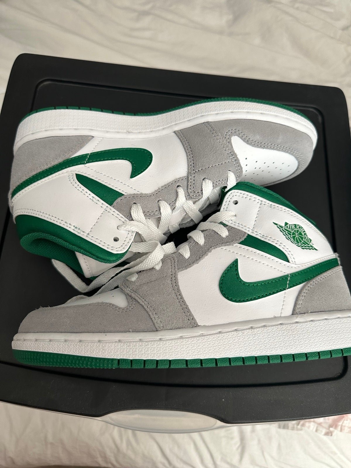 Nike Air Jordan 1 Mid Shoes