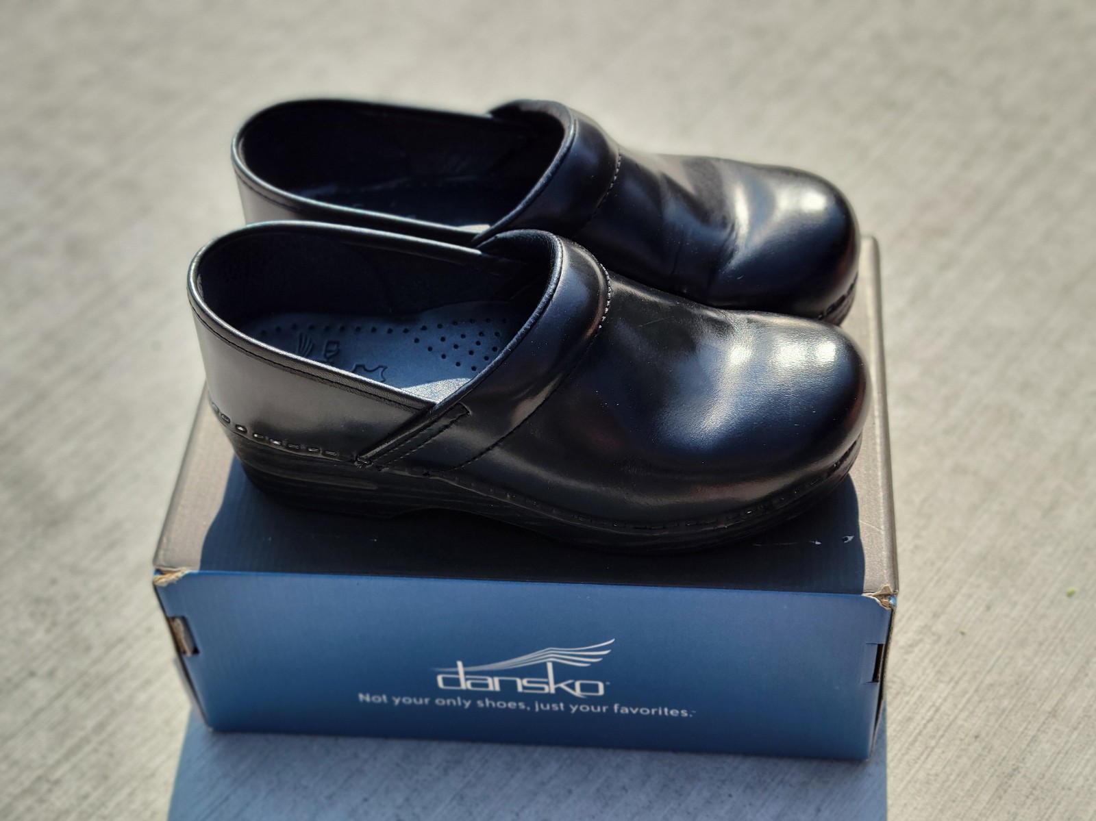Dansko Black Womens work shoes size Euro 39