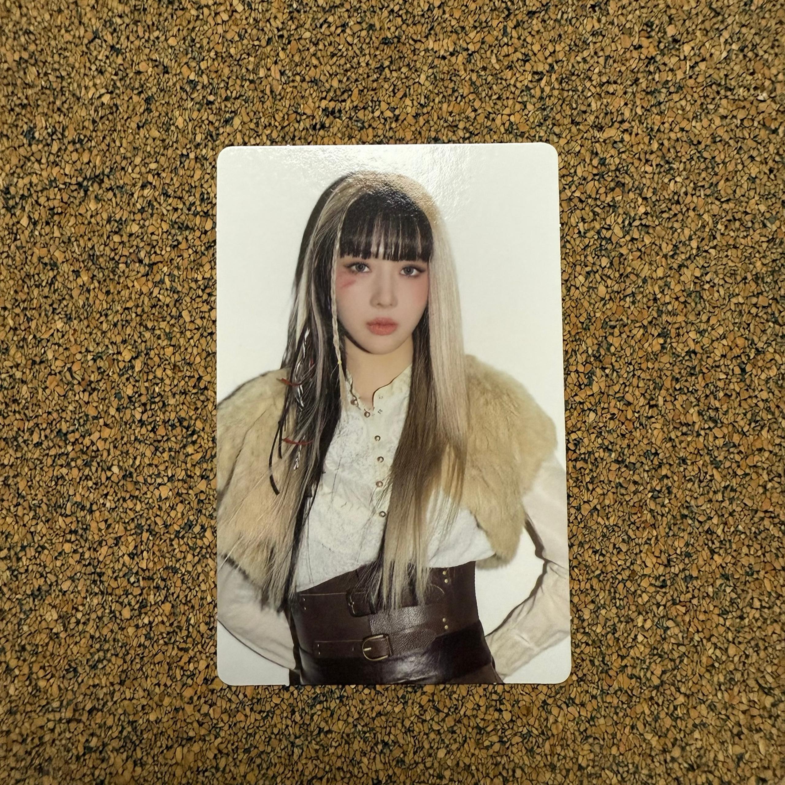 Yoohyeon Official Photocard Dreamcatcher 2nd Album Apocalypse  Save us