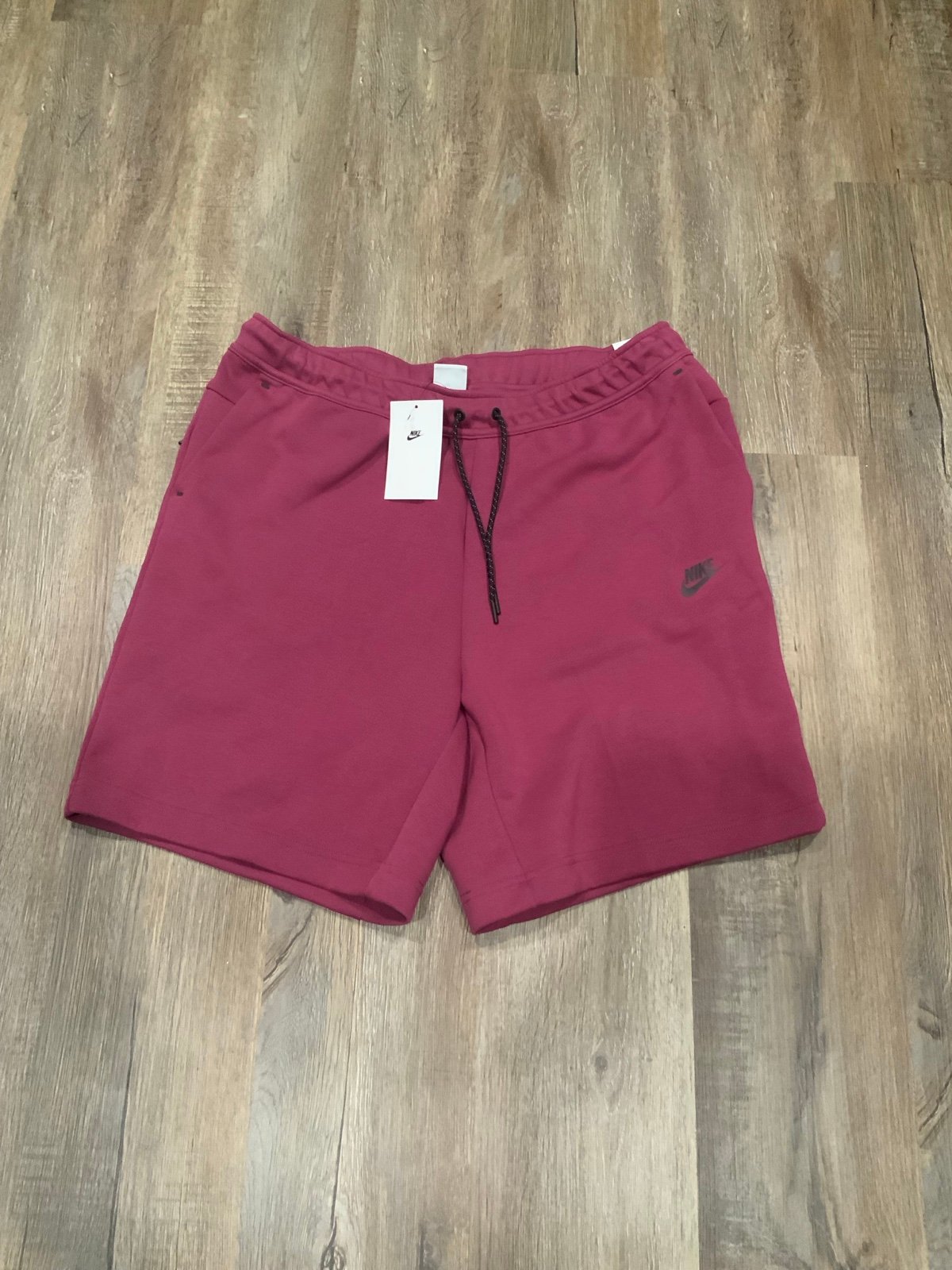 Nike Sportswear Tech Fleece Shorts Rosewood Red CU4503-653 Men's Size XL