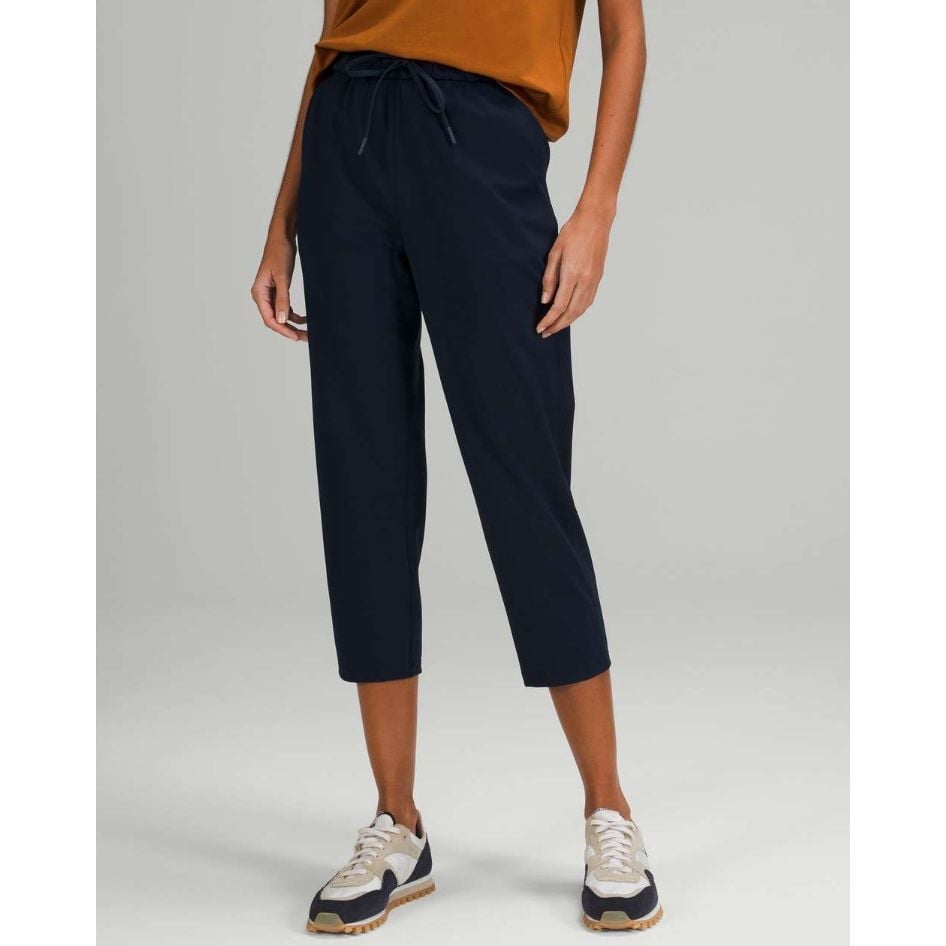 Lululemon Keep Moving High Rise Crop 23 Pants Women 2 Navy Stretch Luxtreme Nulu