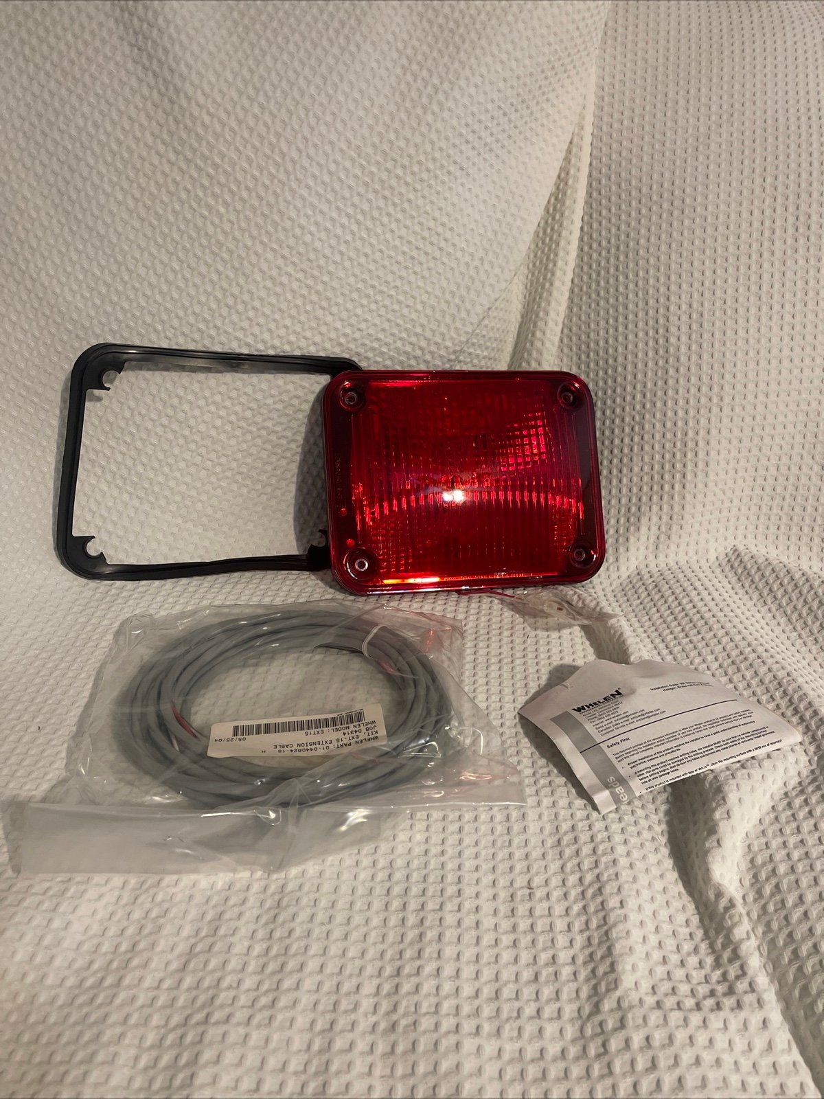 Whelen 900 series red light