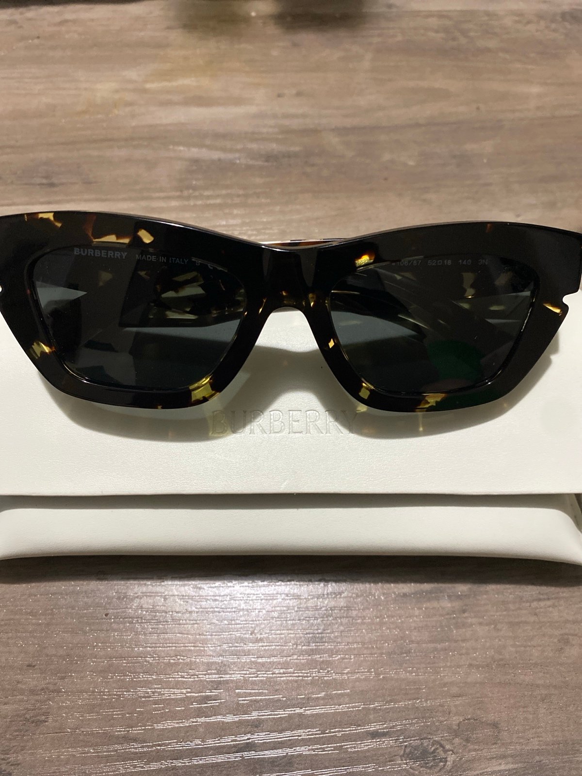 Burberry Eyewear tortoiseshell cat-eye sunglasses