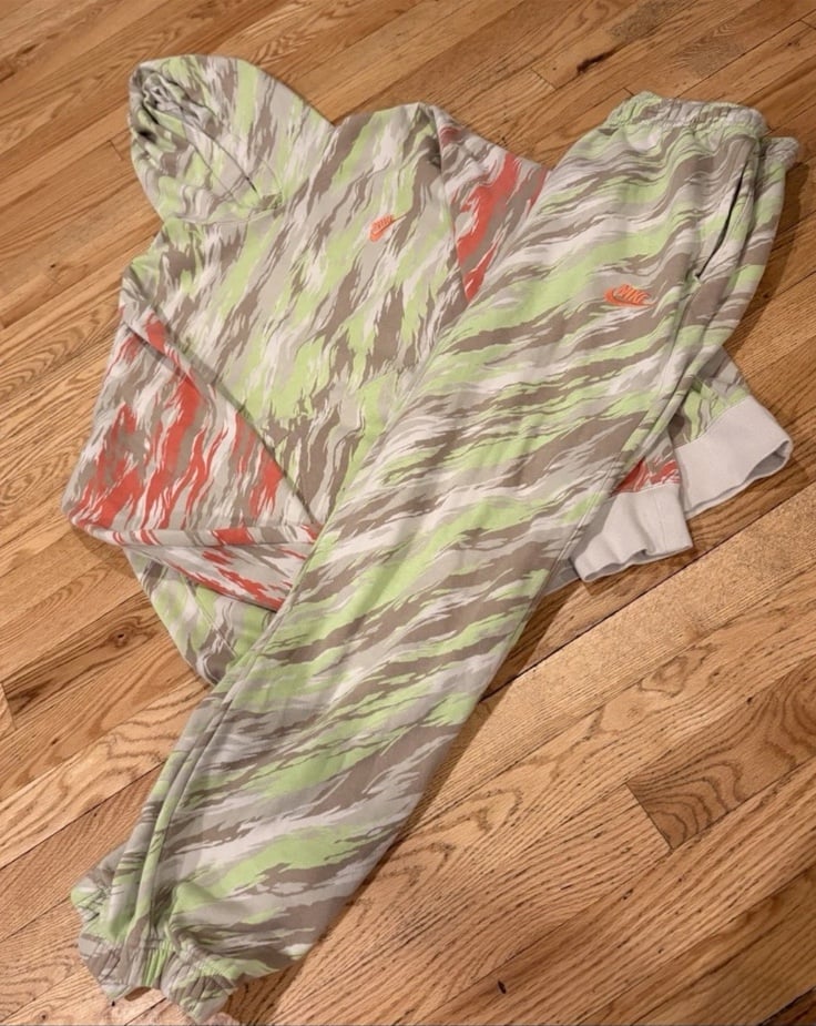 Nike neon camo hoodie&sweatpants set men’s
