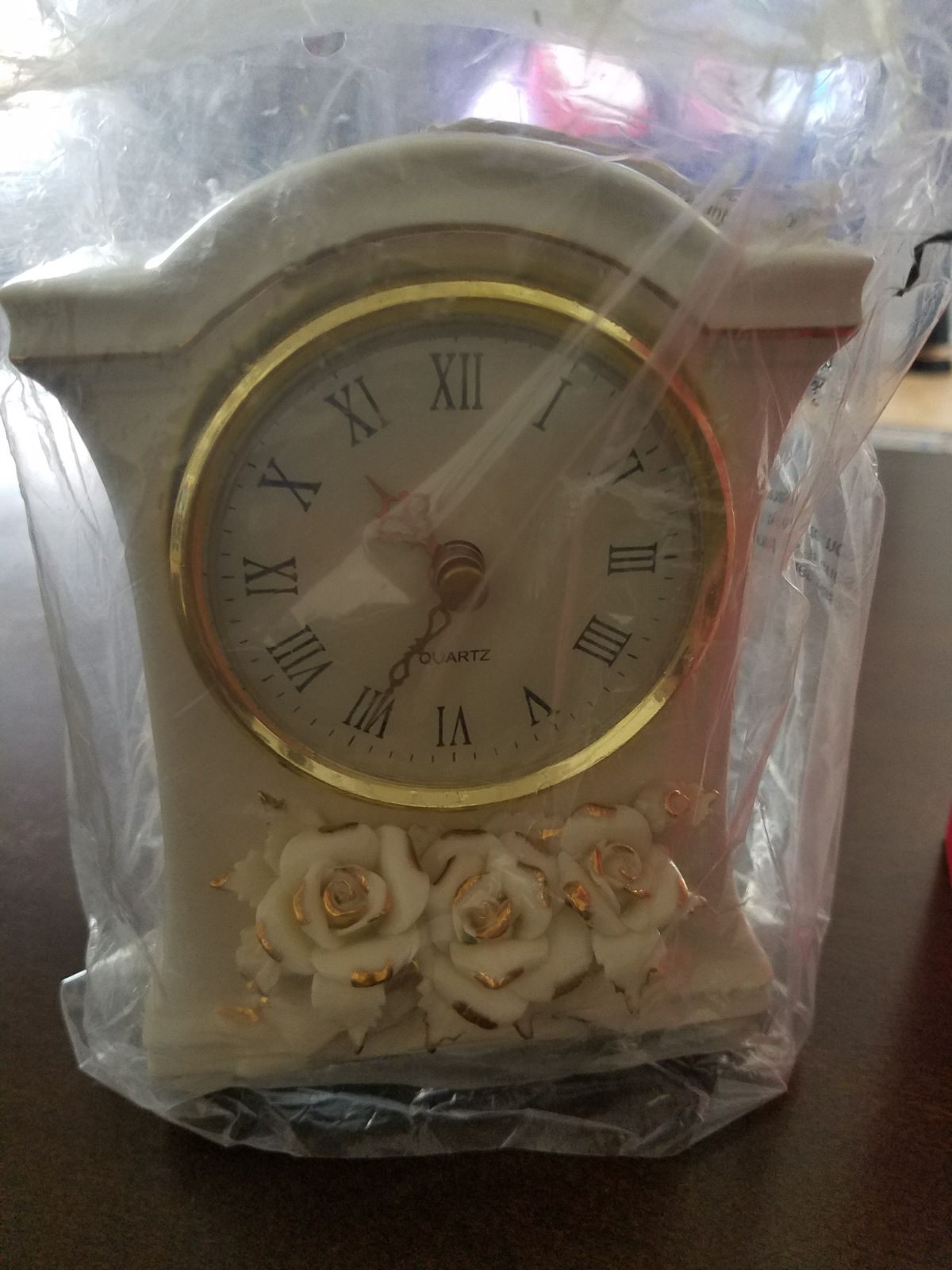 Vintage Avon Winter Rose Clock