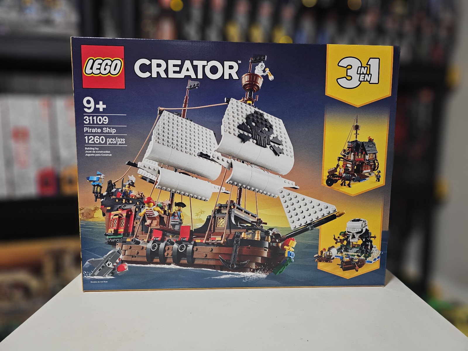 LEGO Creator Pirate Ship set 31109. (Retired Set)