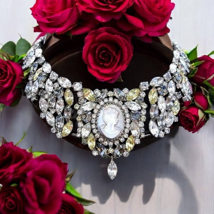 VTG Signed Hobe Cameo Sparkle Gray Yellow Crystal Marquise Rhinestone Necklace
