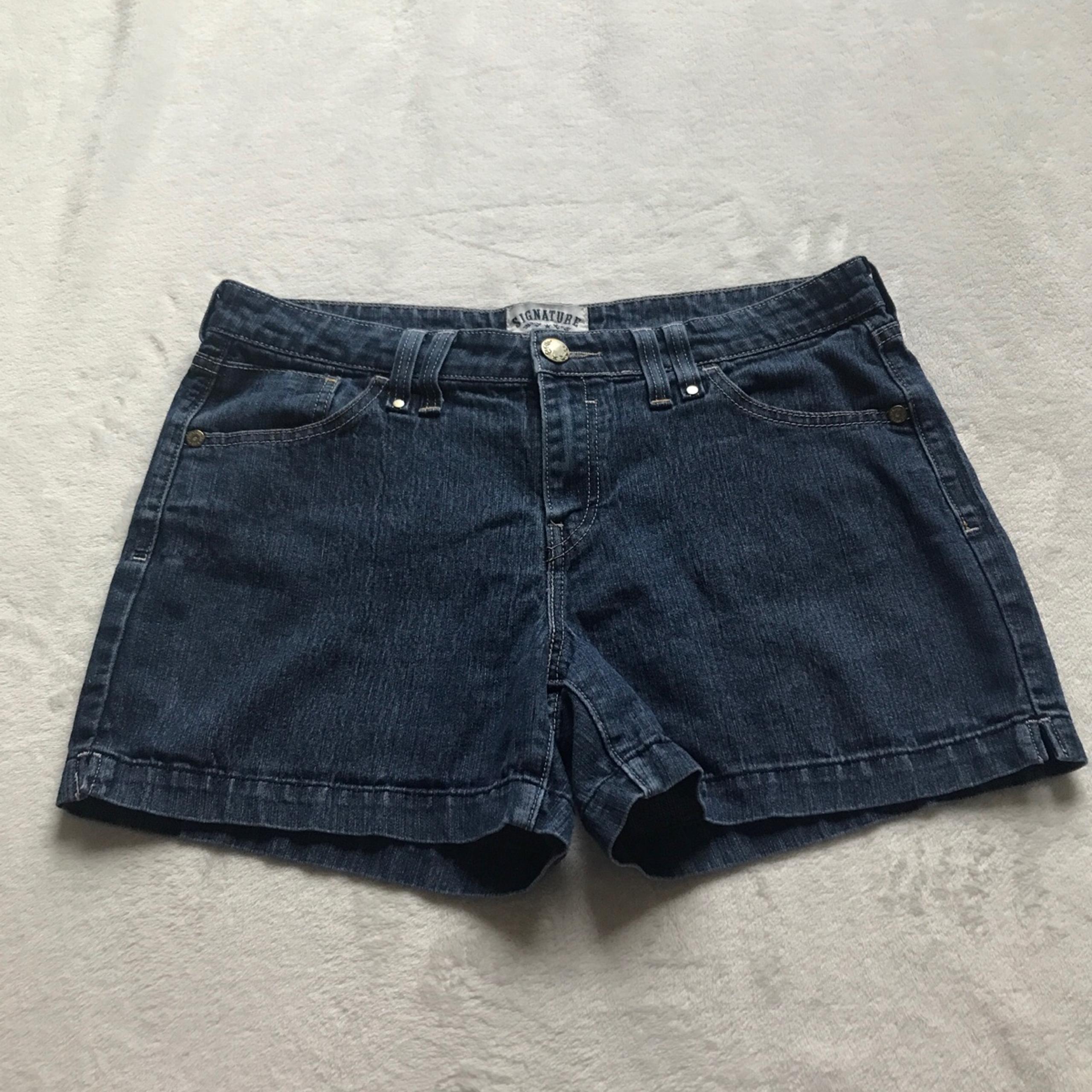 Signature Levi Strauss & Co Women's Blue Denim Pockets Shorts Size Misses 14 EUC