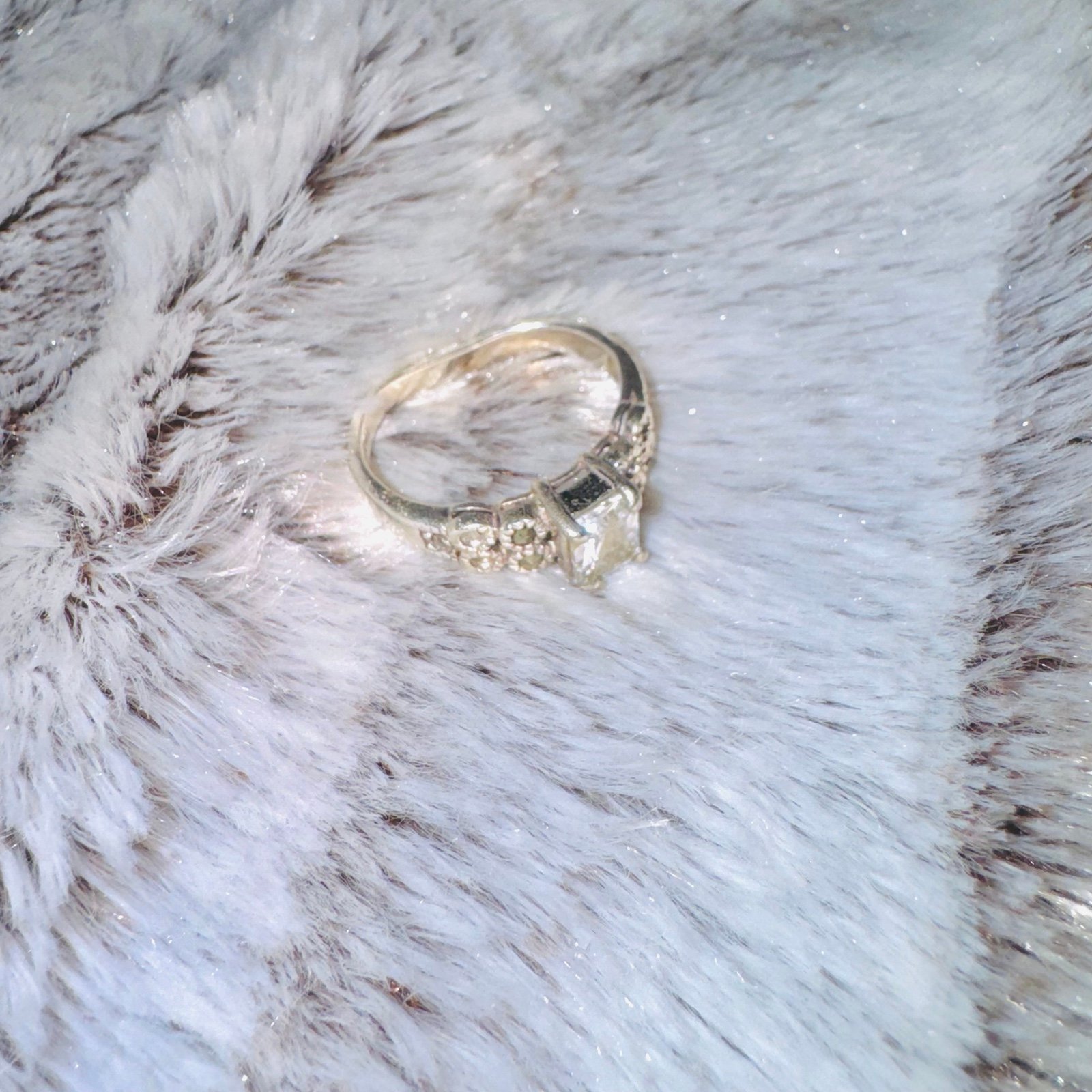 Womens Silver Ring, Great Condition, Made For a Perfect Gift To a Loved One