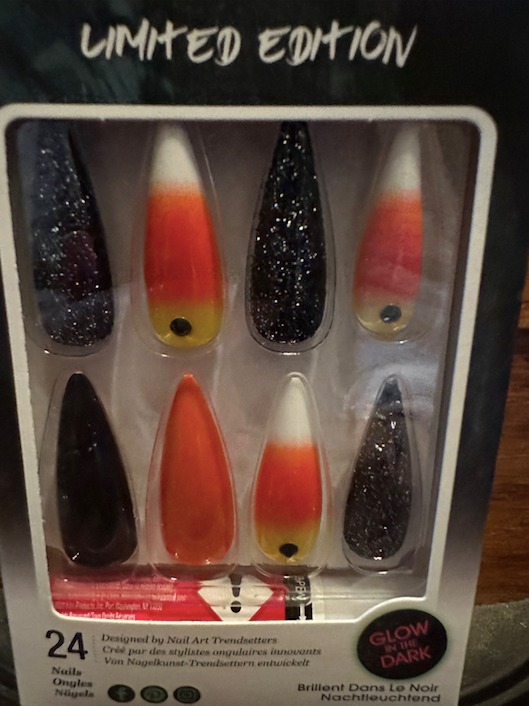 NEW! HALLOWEEN GLOW IN DARK CANDY CORN XL DESIGN SHORT OVAL NAILS + SET FREE!