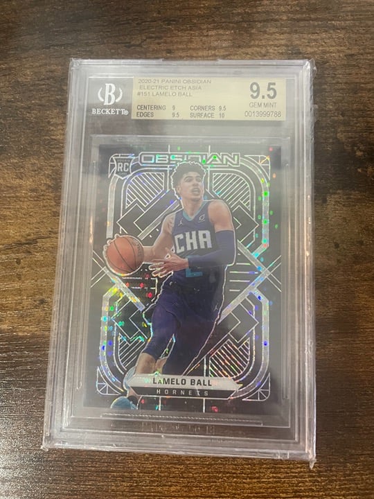 Lamelo Ball #151 Electric ETCH Asia 2020-21 Obsidian BGS 9.5
