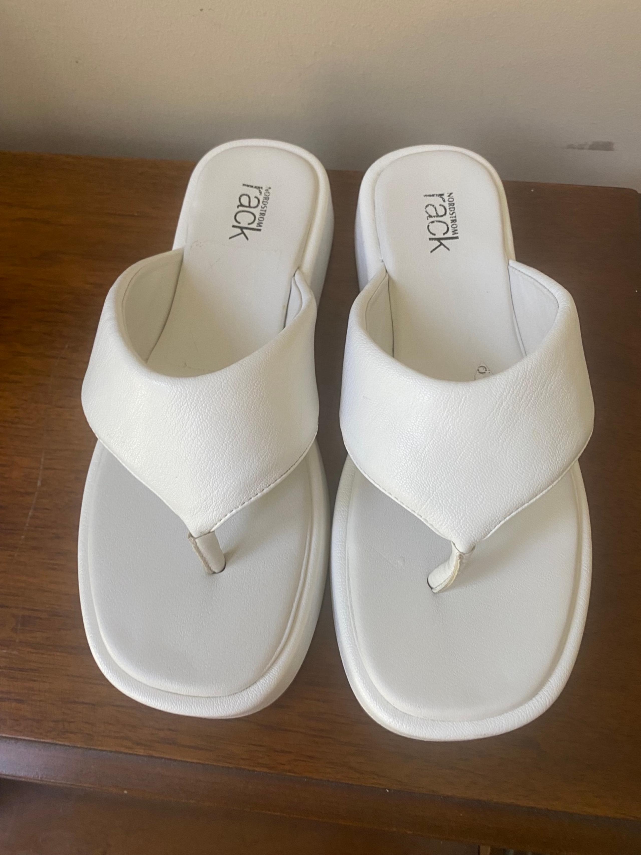 Nordstrom’s White Platform Sandal Size 6