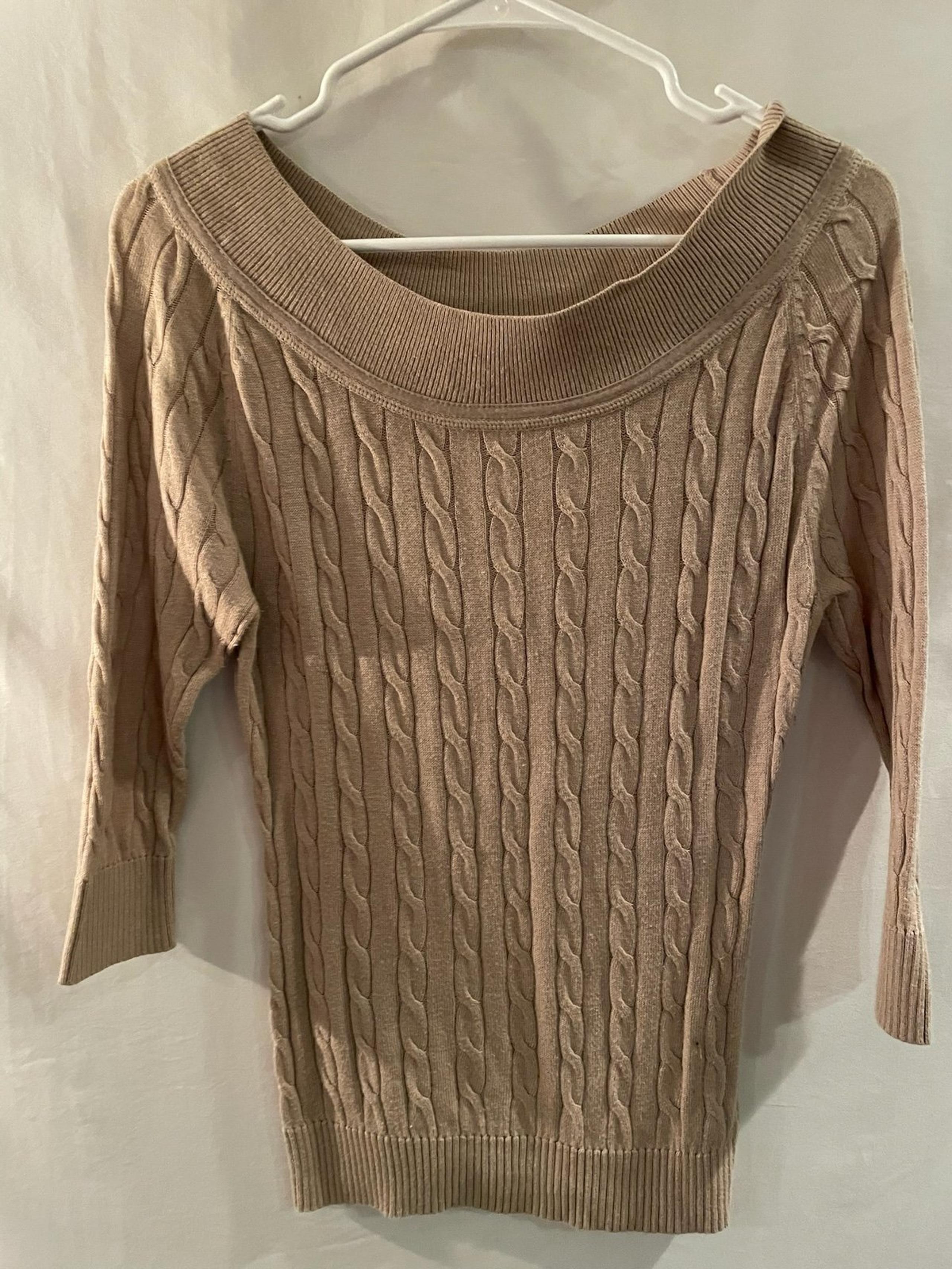 Ladies XS New York Company tan 3/4 sleeve cable knit scoop neck sweater