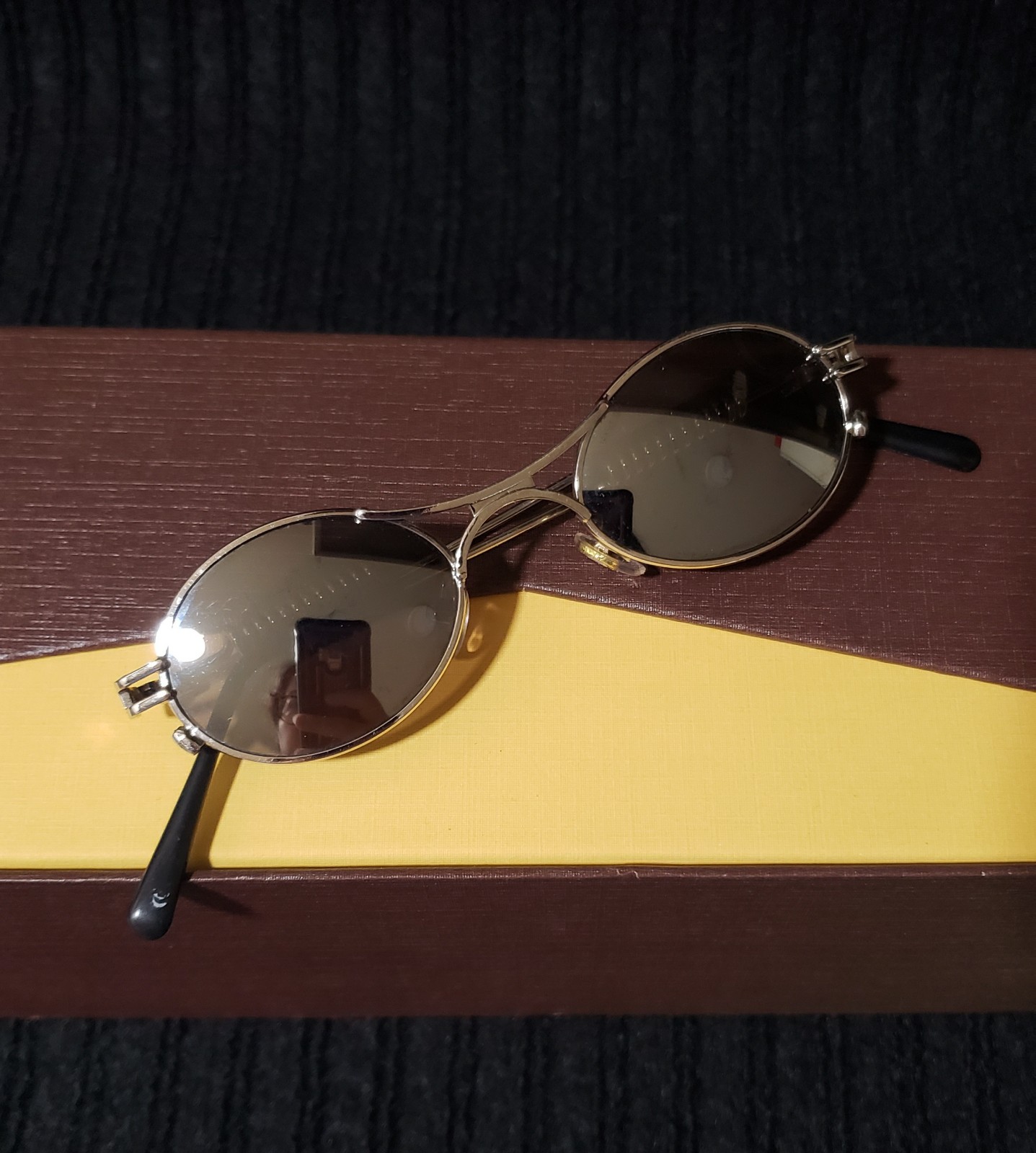 Woman Oval Silver Metalic Sunglasses