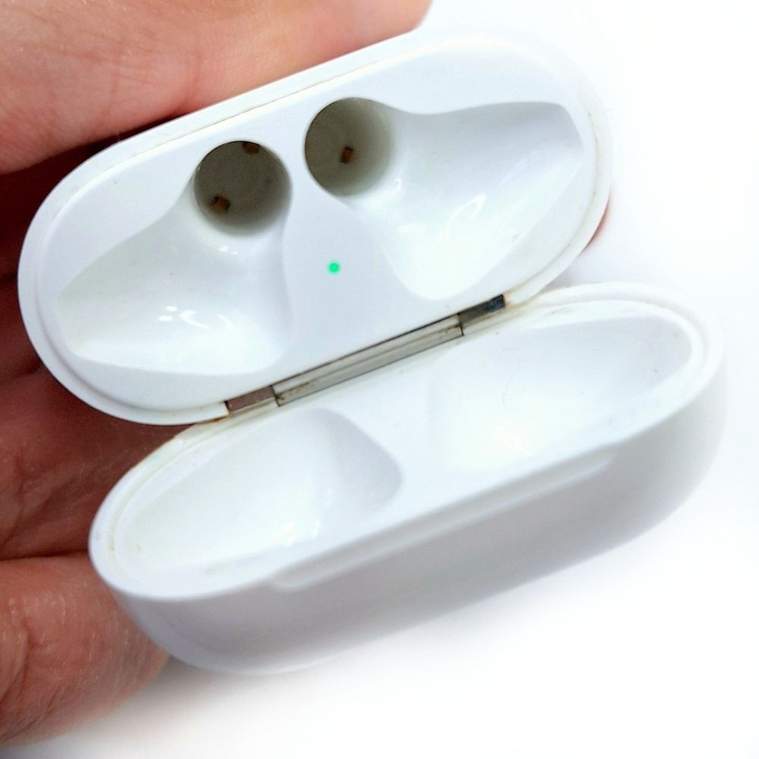Apple Airpods 2nd Gen Replacement Case with Original Box & Charging Cable