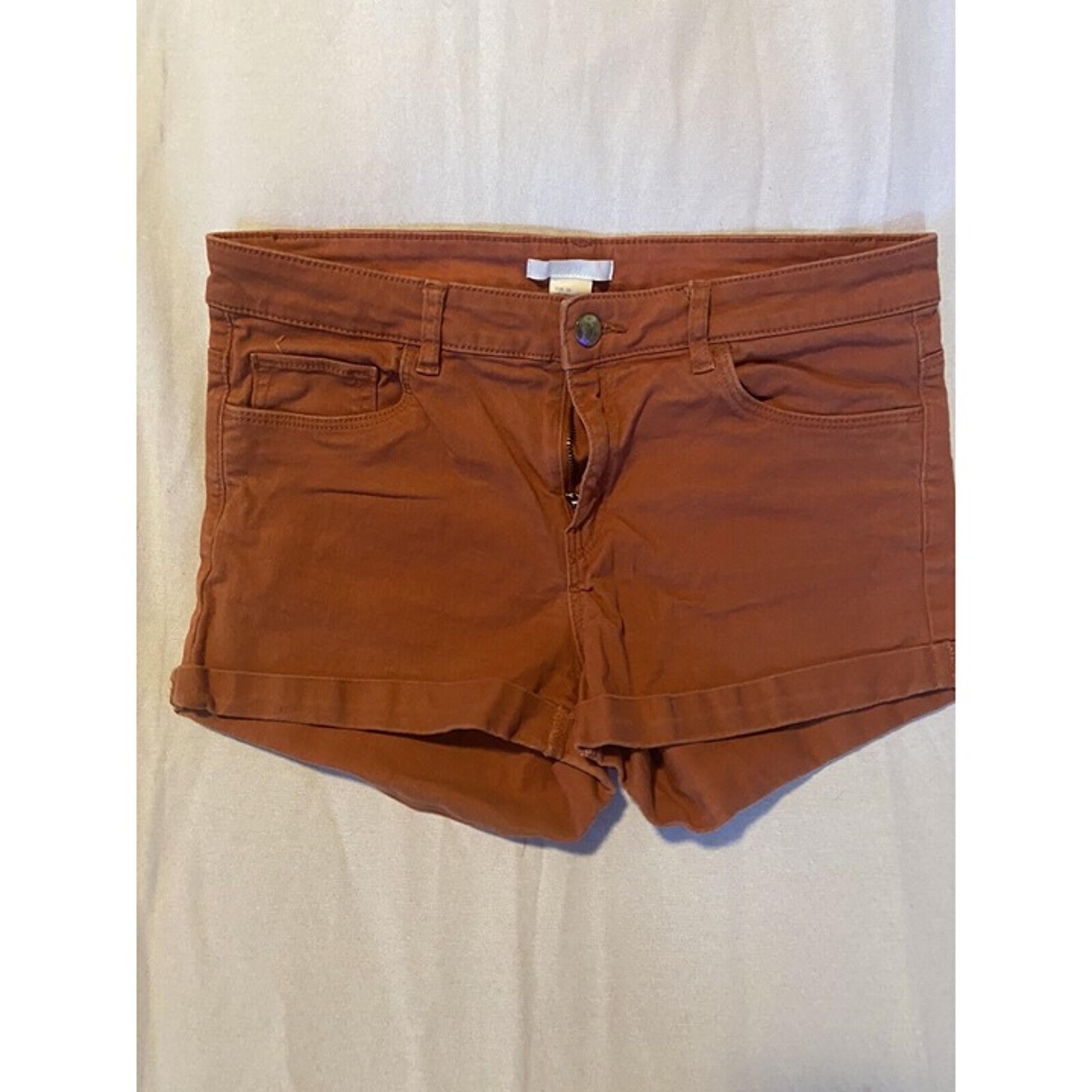 H&M Women's Rust Colored Bermuda Shorts w/pockets Size 6