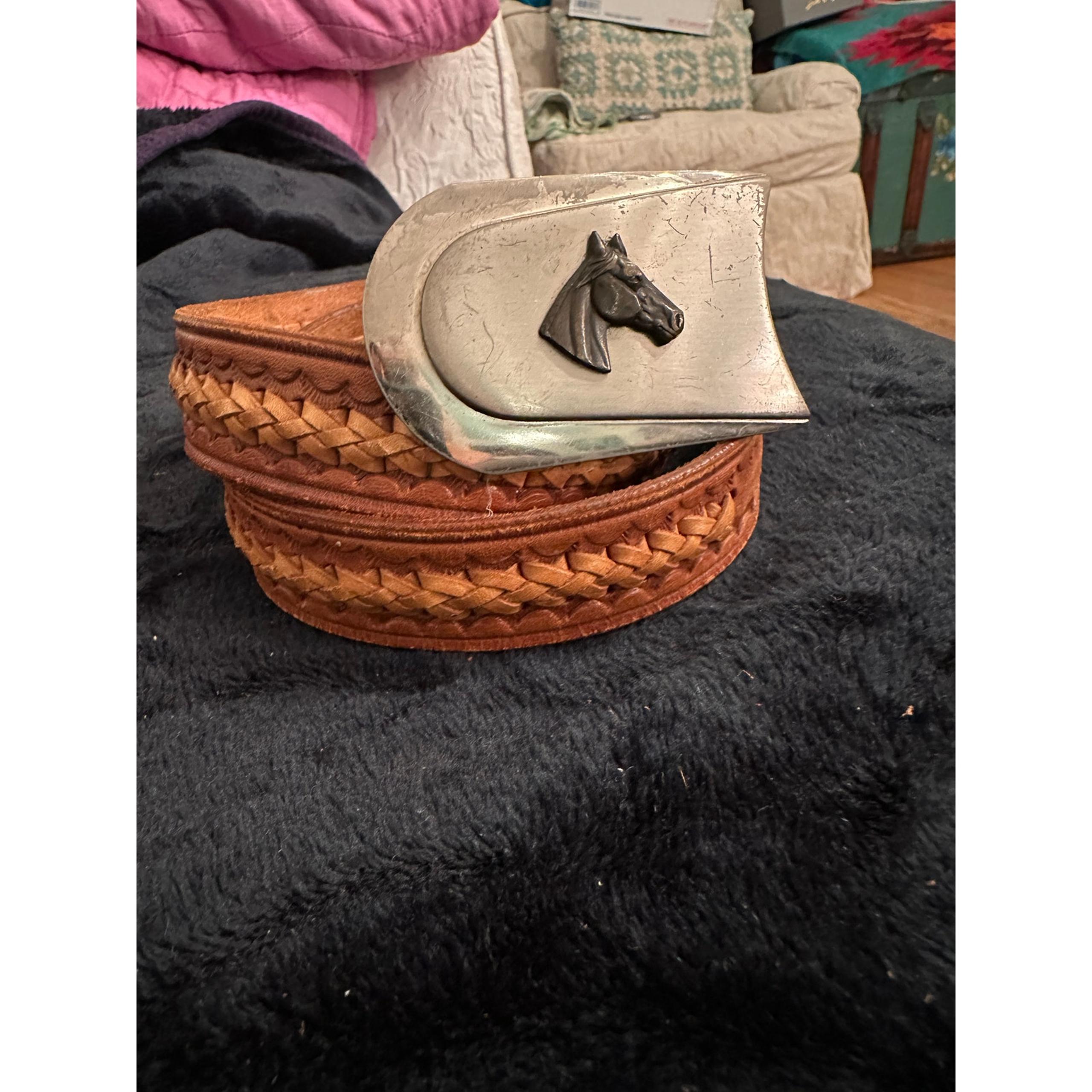 VINTAGE JUSTIN NICKEL SILVER HORSE BUCKLE W/TOOLED LEATHER WESTERN BELT - Justin Boots