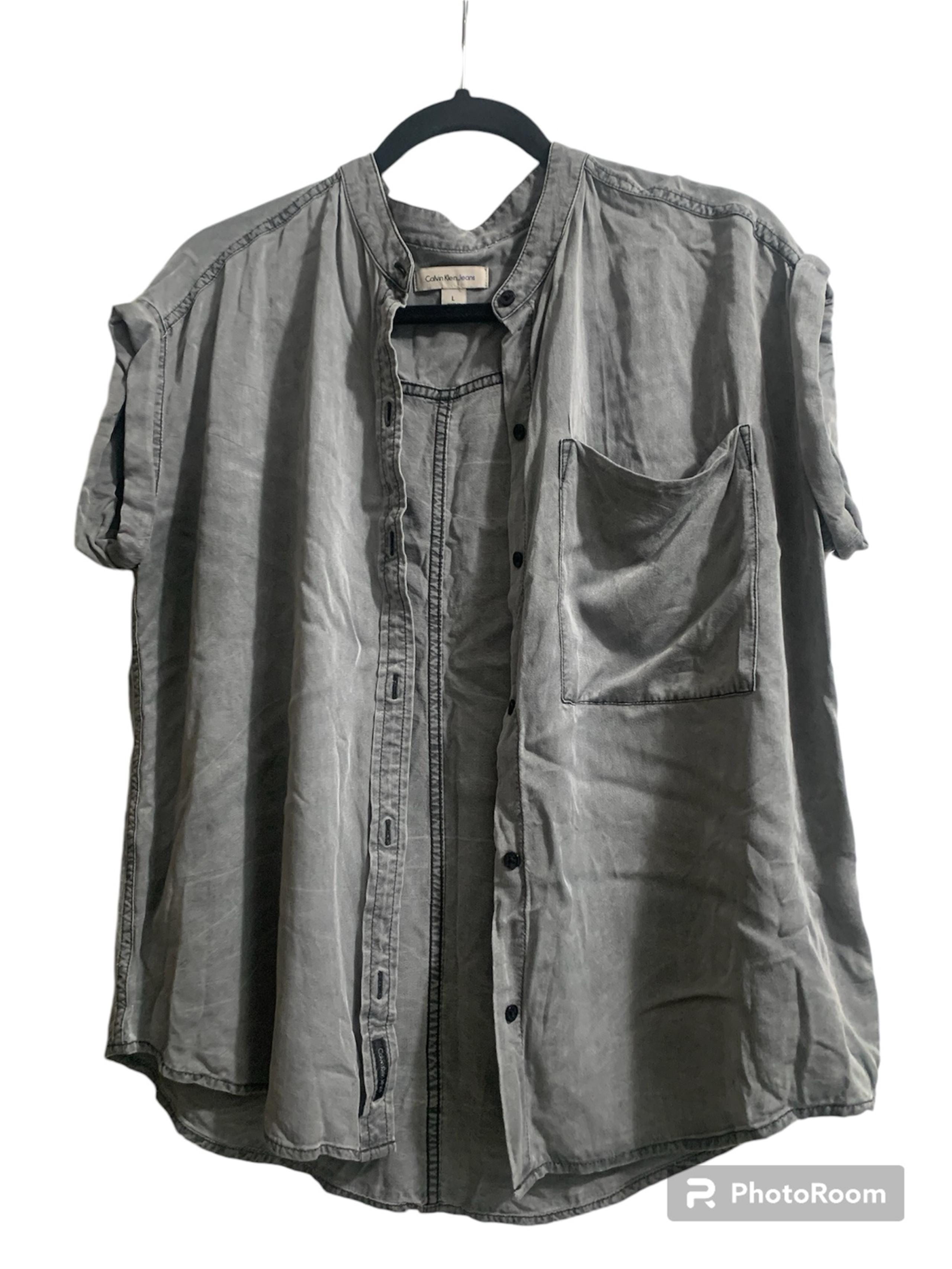 Calvin Klein Women’s shirt
