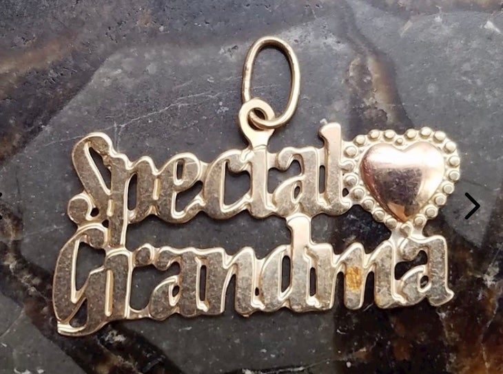 14k Yellow Gold Special Grandma Pendant 0.43g