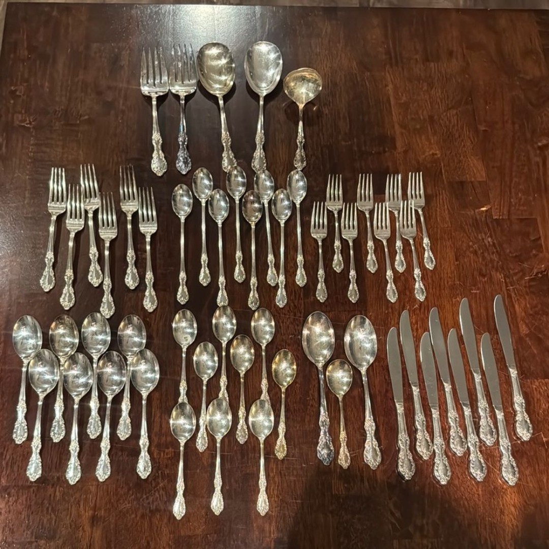 Original Rogers Extra Plate Flatware Set of 55pc Wm Rogers MFG CO MAGNOLIA 1951