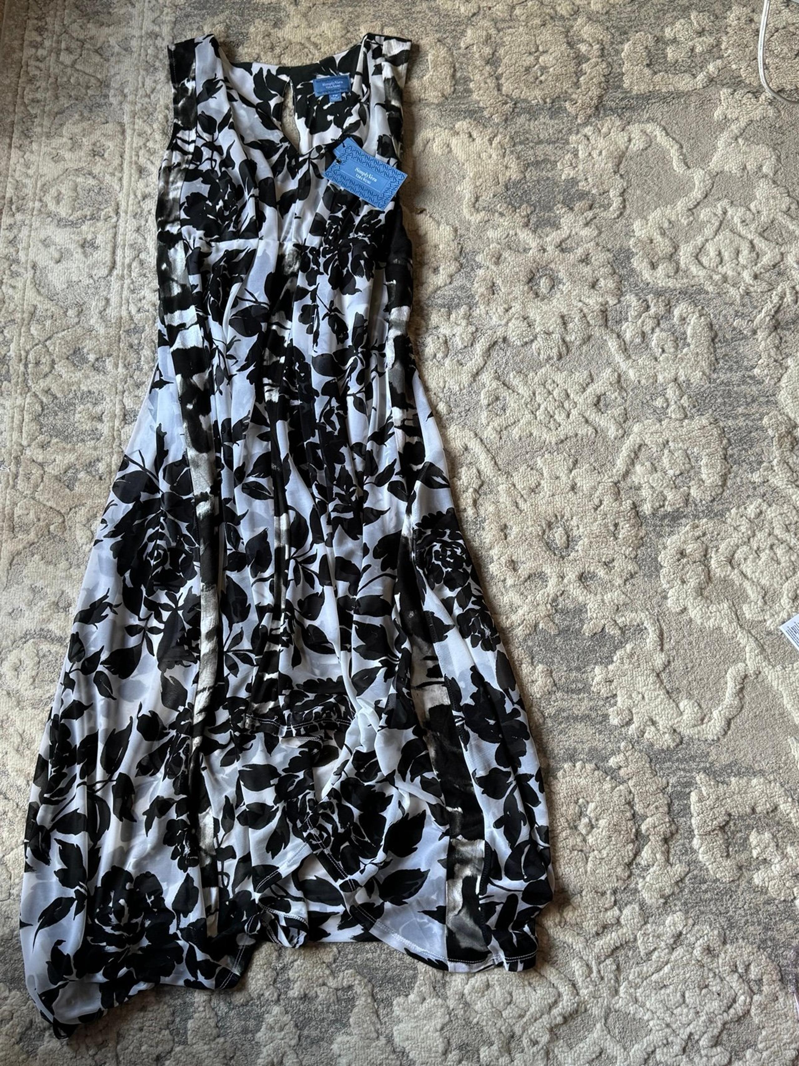 Vera wang dress NWT PM