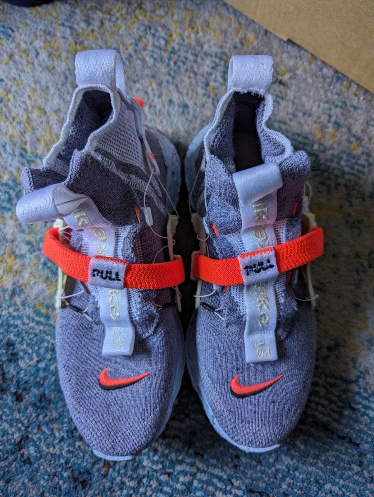 Nike Space Hippie 03 Vast Grey Hyper Crimson