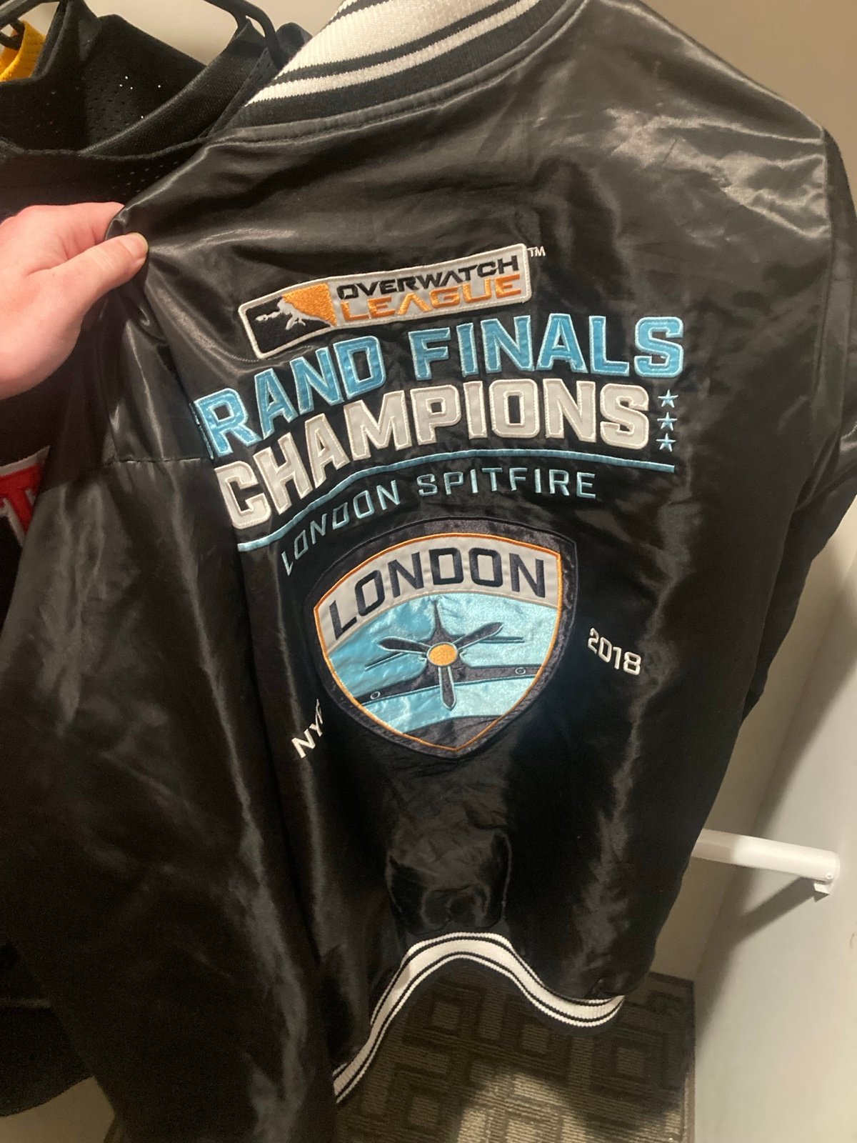 Overwatch starter jacket size xl