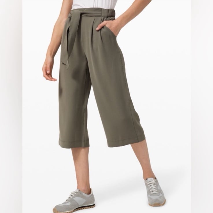 lululemon crop nior pant in grey sage