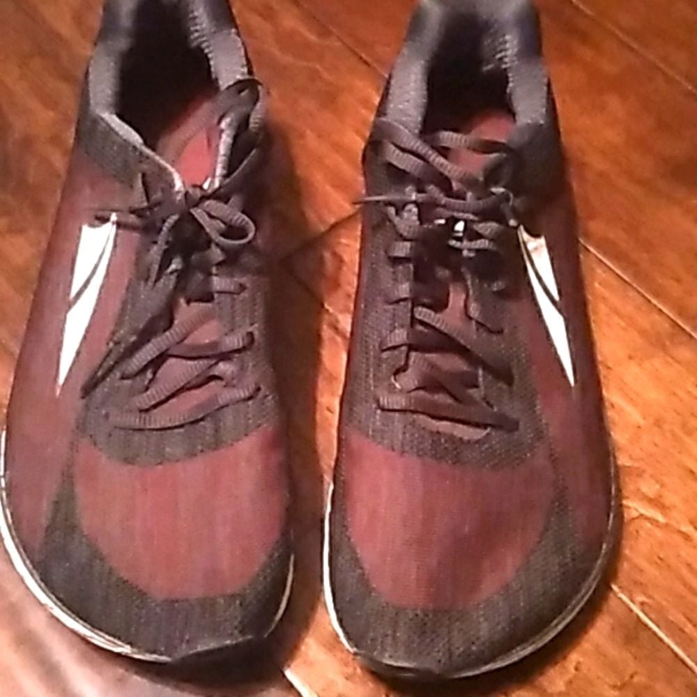 Altra Running Shoes Burgundy Athletic Sneakers Cushioned Training Footwear
