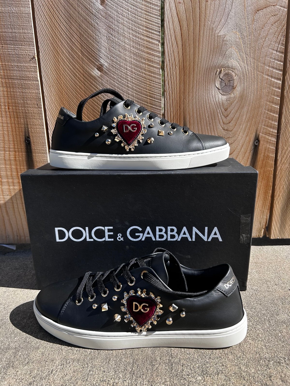 Dolce & Gabbana Black Leather DG Heart Low-Top Sneakers