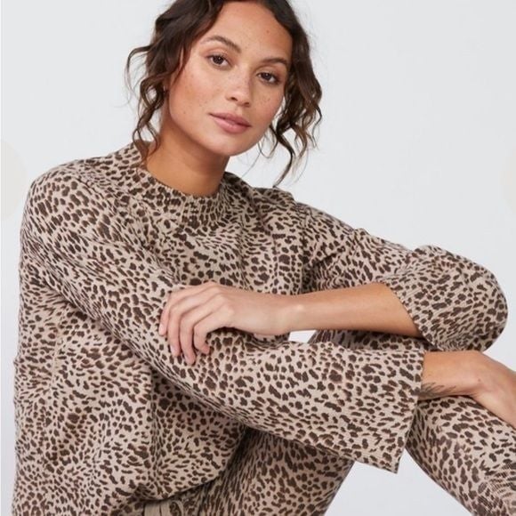 Monrow NWT Leopard Mock Neck Long Sleeve Sweater Black and Grey Cashmere sz M