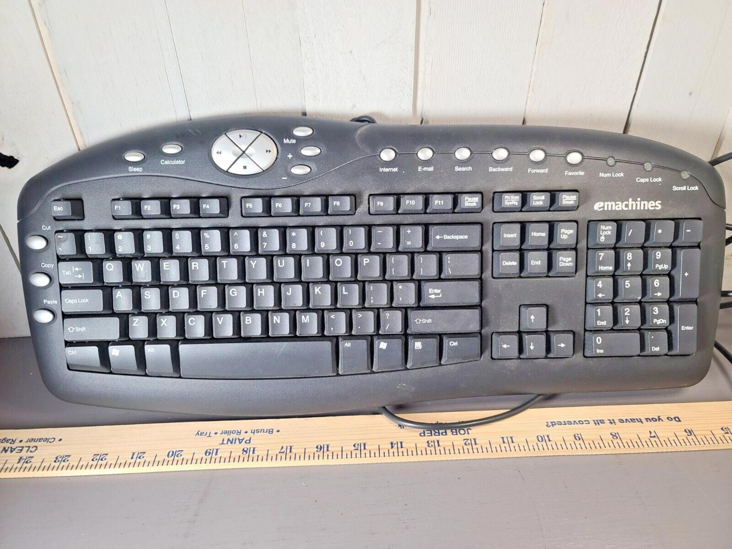 eMachines KB-0108 PS/2 Black Desktop 18 Hot Key Multimedia Keyboard Tested Works