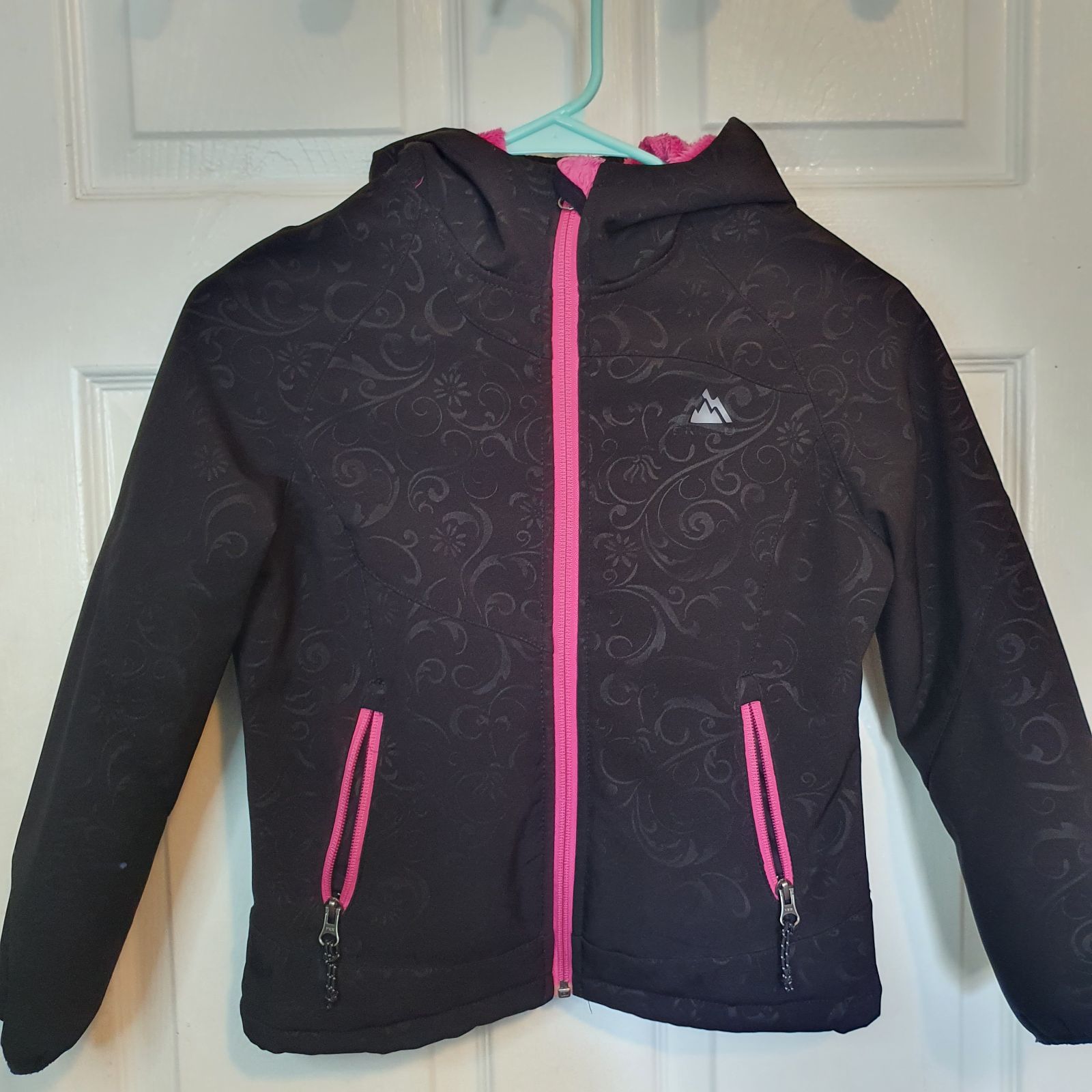 snozu girls jacket sz S black with pink faux fur liner