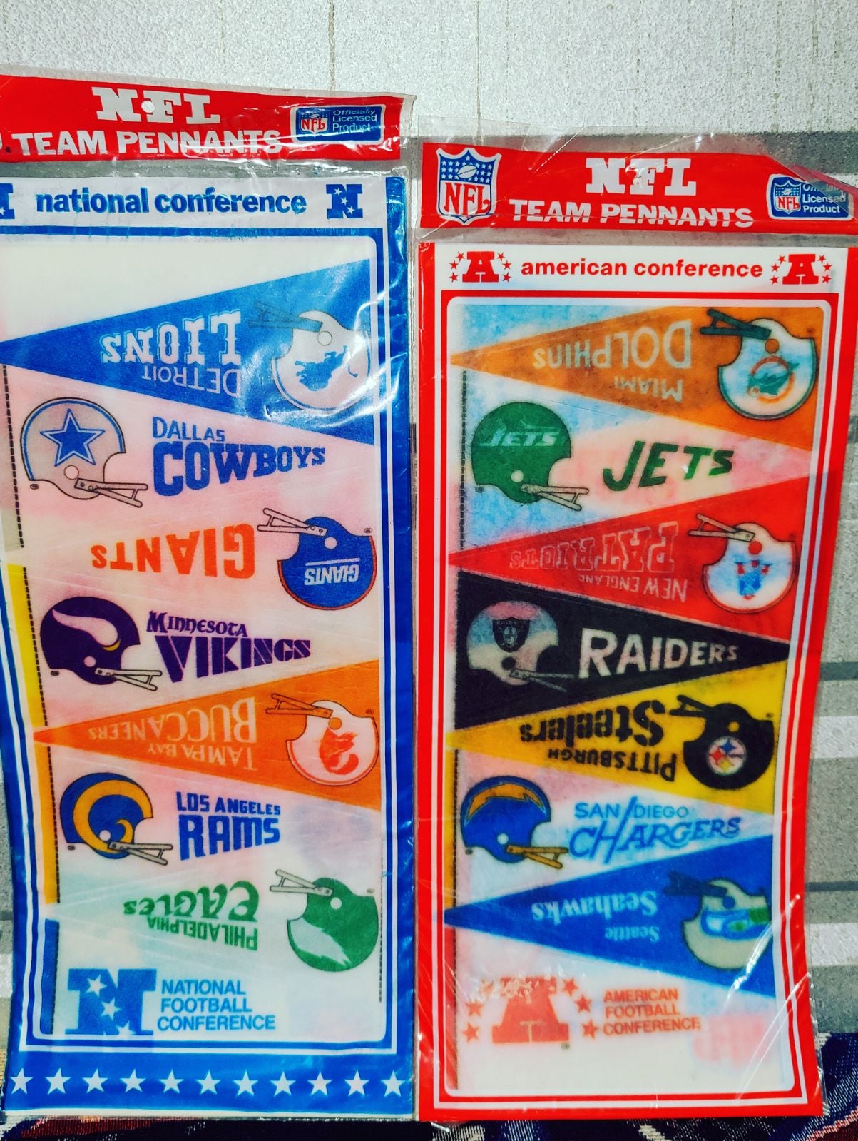 Vintage NFL mini pennants complete team set NEW