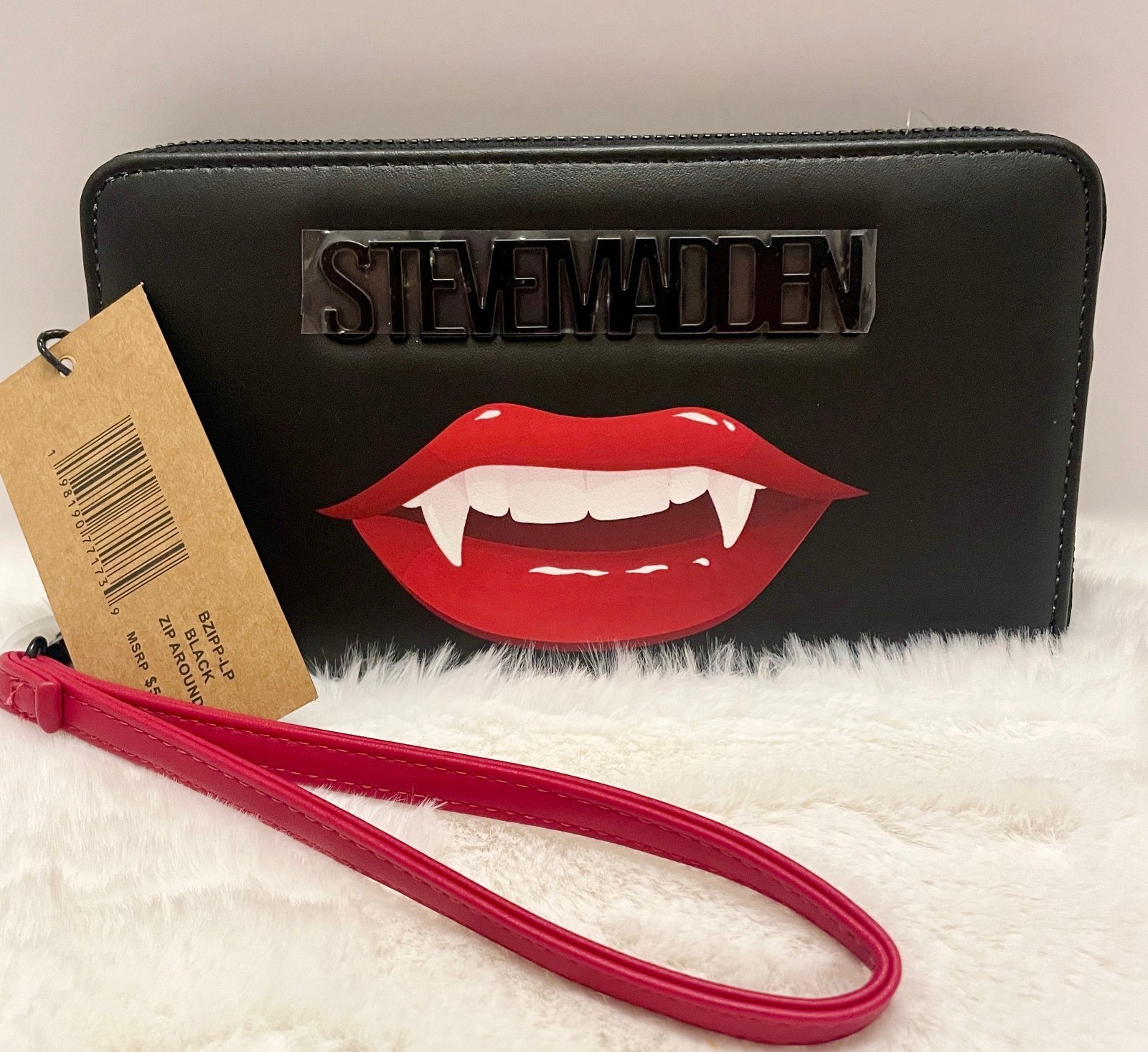 NWT Steve Madden Vampire Lips Goth Fangs Chalk Wristlet Clutch Wallet