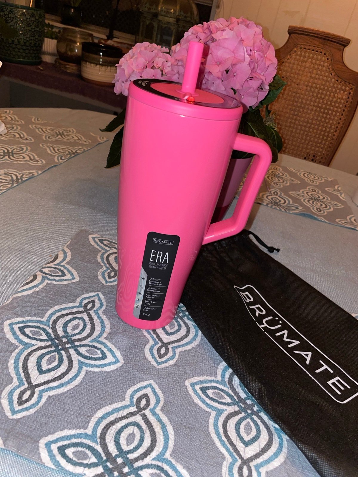 Brumate Era 40 oz Neon Pink