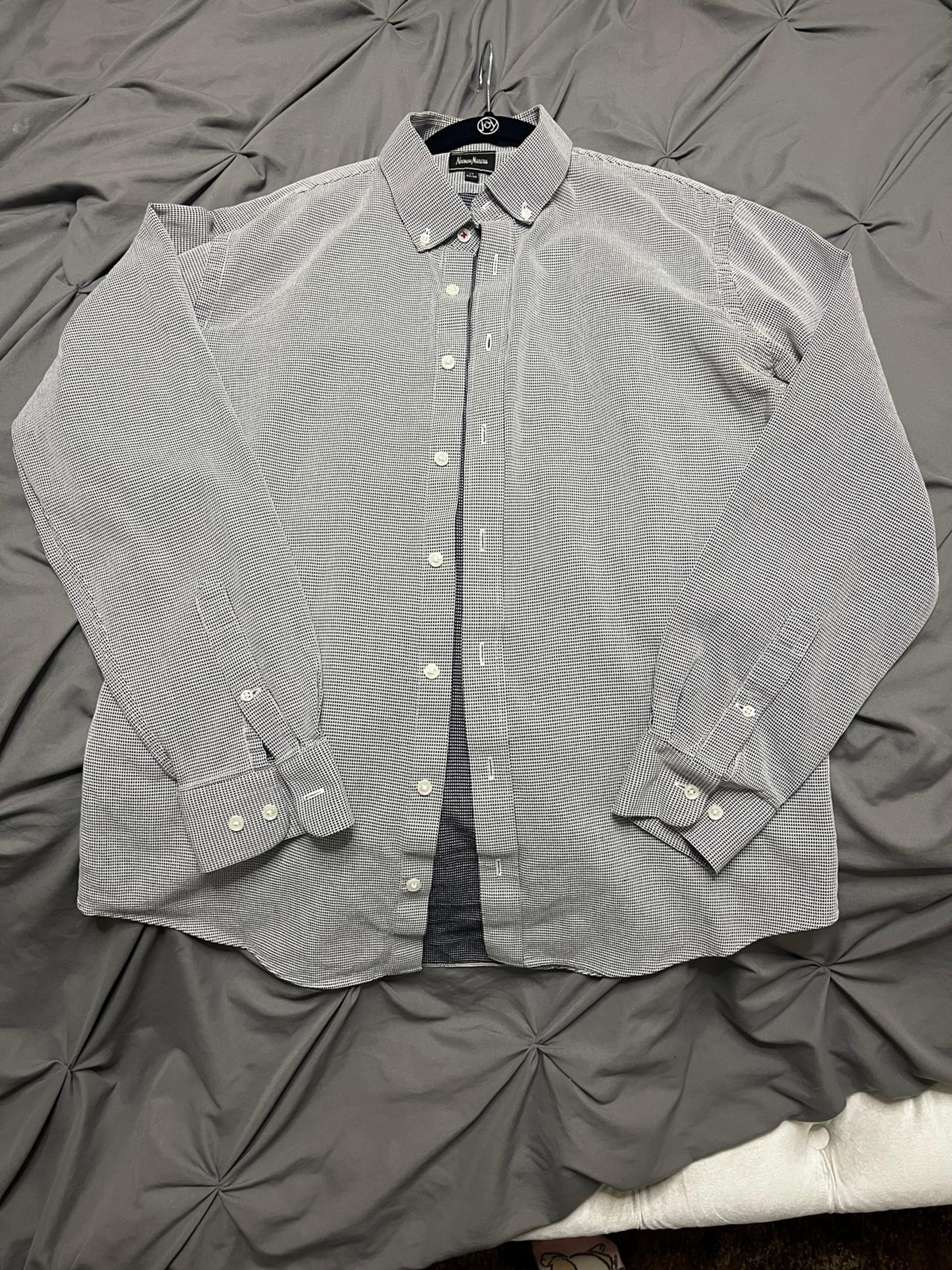 Neiman Marcus bottom up shirt 34/35