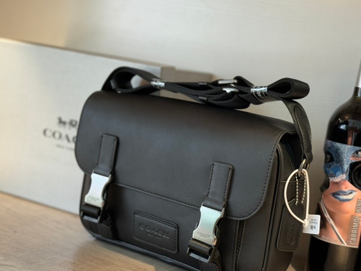 Shoulder Bags