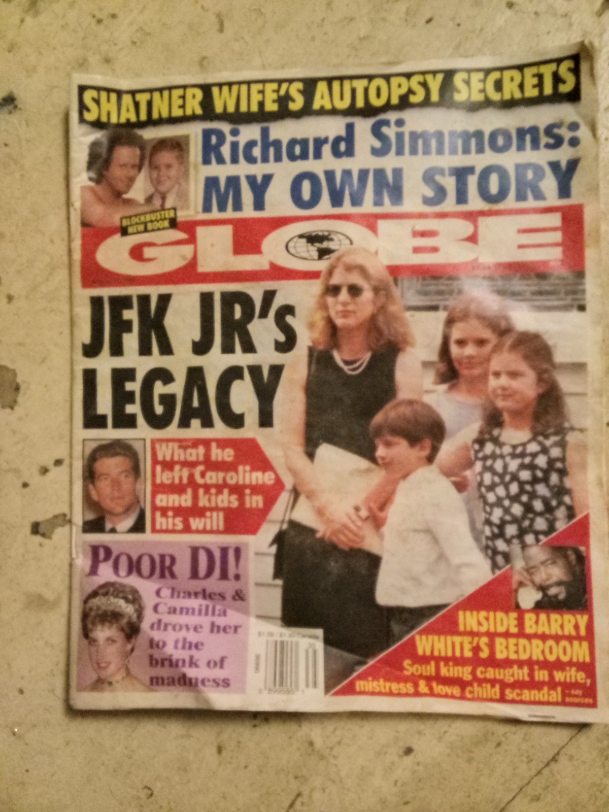 Rare 1999 Globe Tabloid