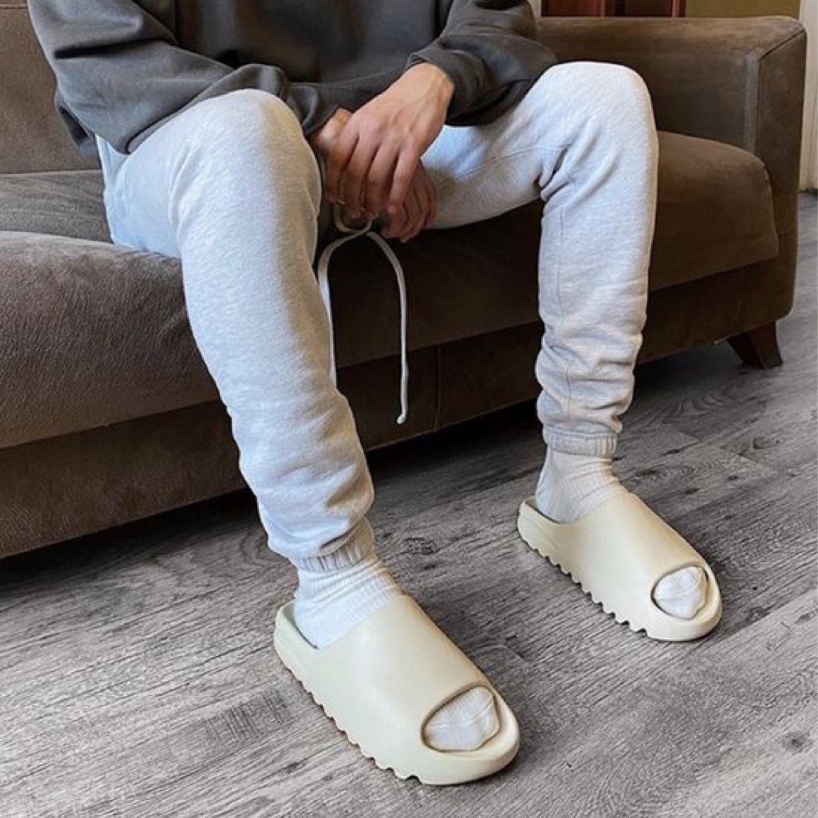 Adidas Yeezy Slides Sandals Bone 5US