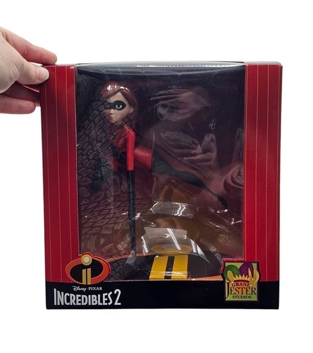 Disney Pixar - Incredibles 2 Elastigirl Showcase Collection Enesco Vinyl Figure